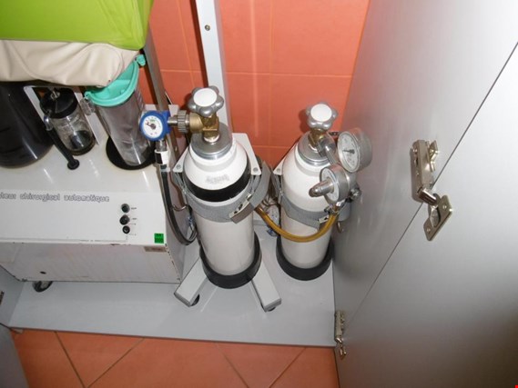 2 Cylinders for compressed medical gases gebraucht kaufen (Auction Premium) | NetBid Industrie-Auktionen